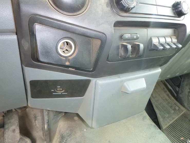 2013-ford-f550-image-11