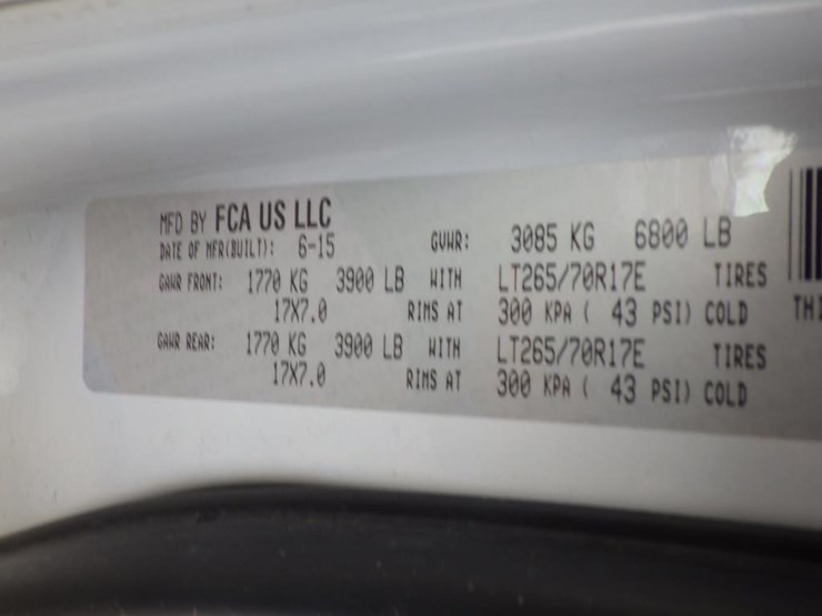 2015-dodge-1500-image-16