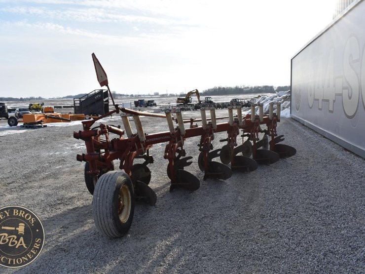 international-720-image-5