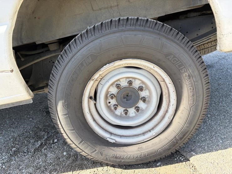 2013-ford-e350-image-5