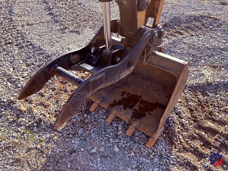 2016-cat-305e2-mini-excavator-image-12