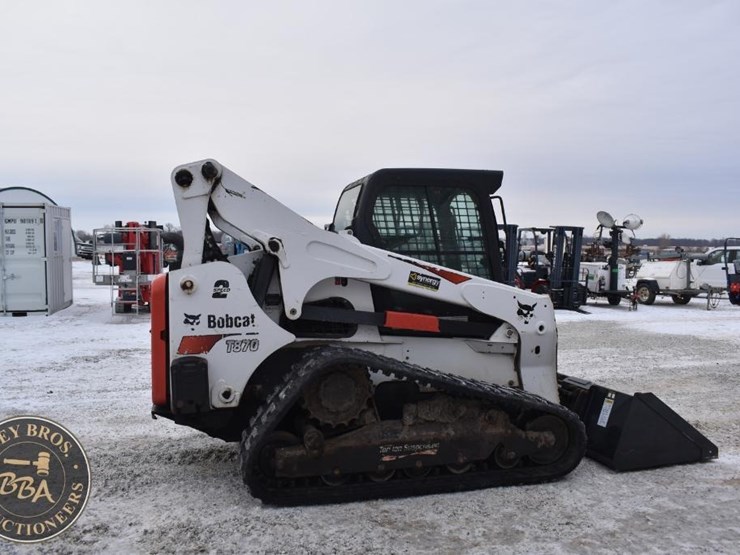 2021-bobcat-t870-image-60
