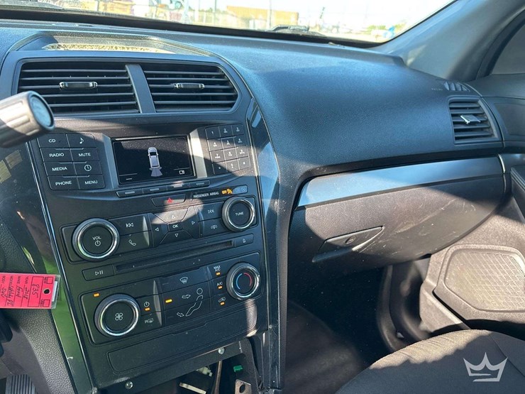 2018-ford-explorer-image-14