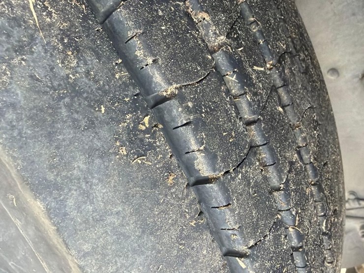 2018-peterbilt-337-image-17