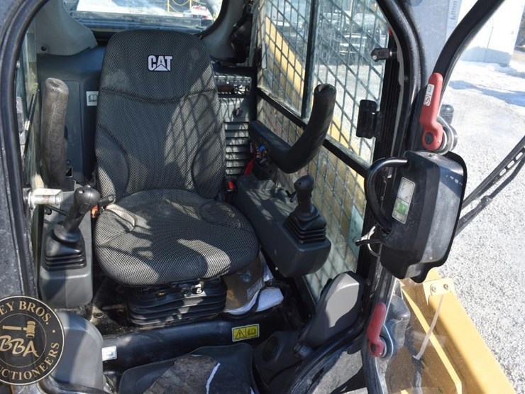 2020-caterpillar-279d3-image-49