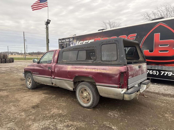1994-dodge-ram-1500-image-2