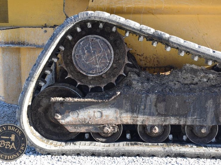 2015-deere-323e-image-35