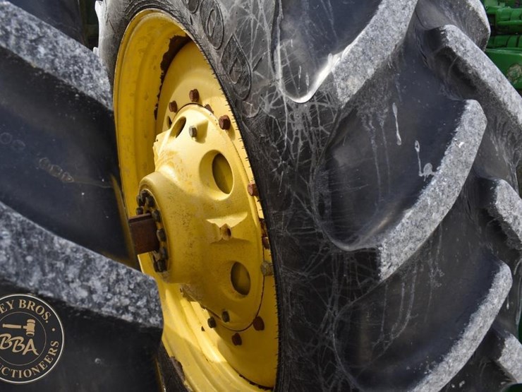 2014-john-deere-8345r-image-36