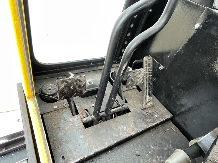 #7566-•-bombardier-snowcat-image-35