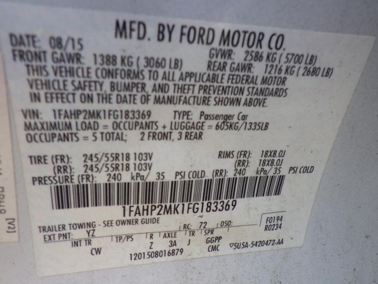 2015-ford-taurus-sedan-image-16