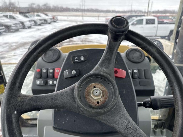 2013-caterpillar-420-image-29