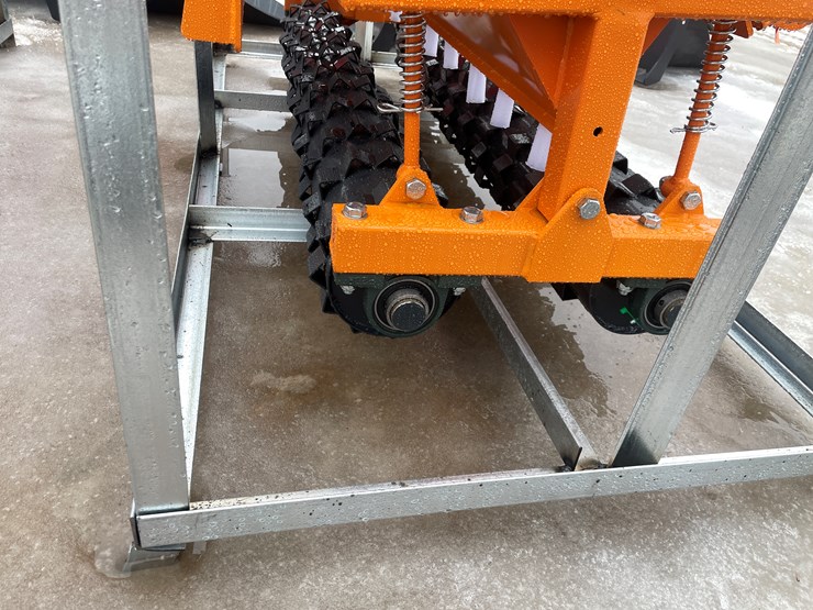 caterpillar-12-image-13