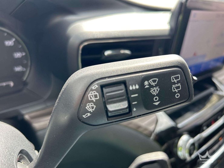 2021-ford-explorer-image-15