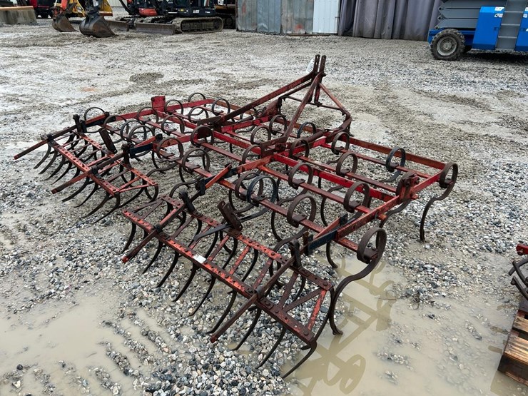 massey-ferguson-9-image-3