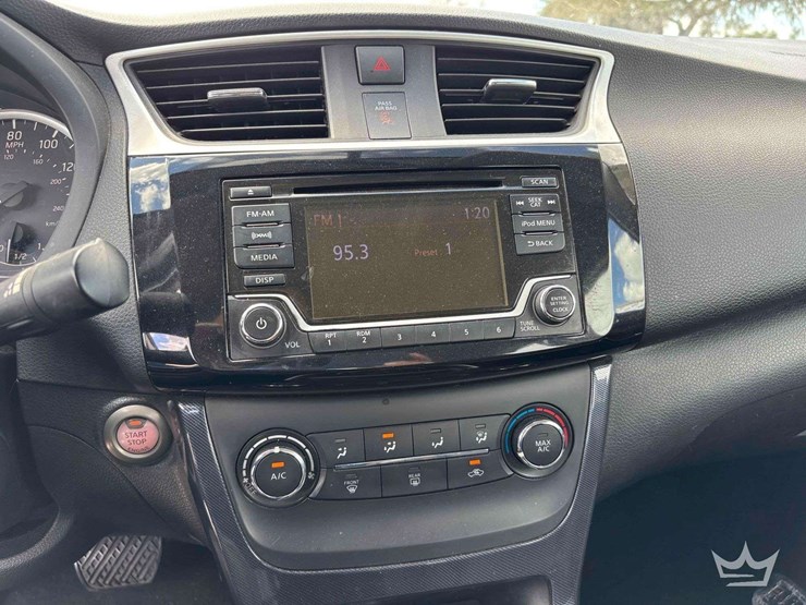 2017-nissan-sentra-sr-sedan-image-16