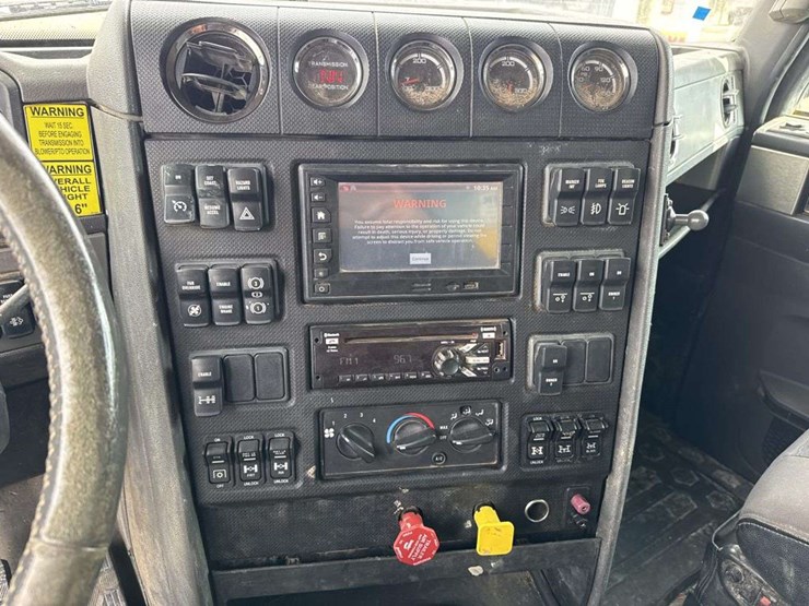 2016-caterpillar-ct660-image-32