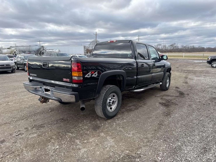 2005-gmc-sierra-2500-image-4