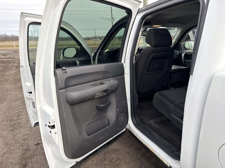 2011-gmc-sierra-1500-image-14