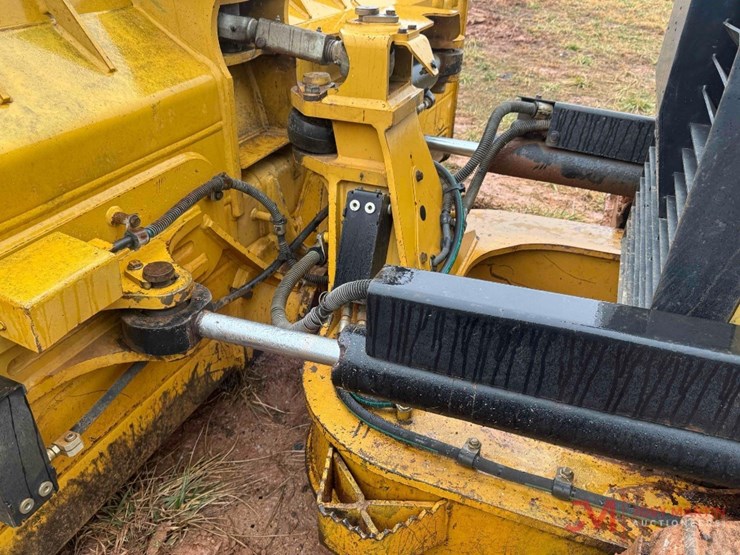 2017-caterpillar-d6k2-lgp-image-20