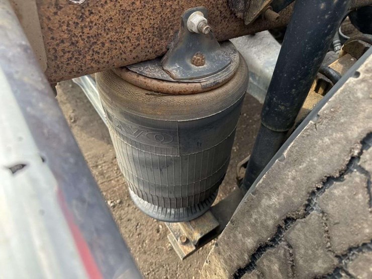 2007-volvo-vn-image-16