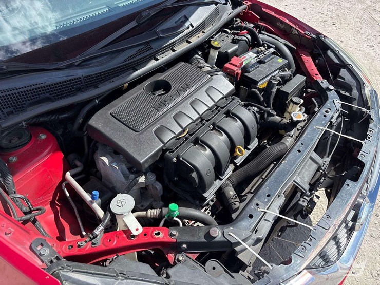 2017-nissan-sentra-sr-sedan-image-8