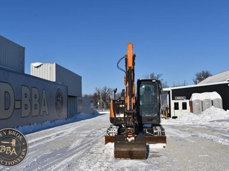 2022-case-cx75csr-image-16