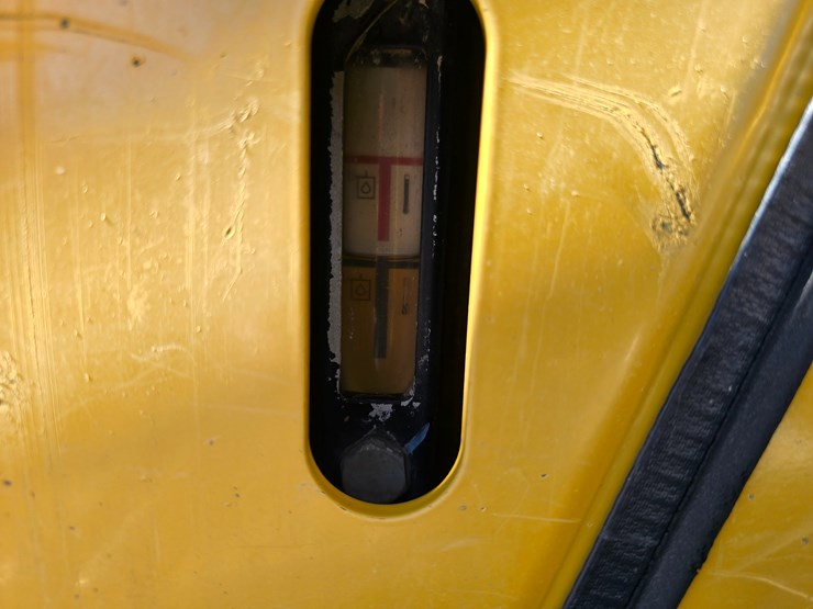 2015-caterpillar-953d-image-77