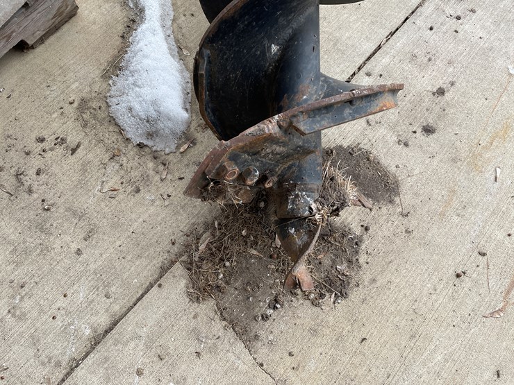 #7575-•-16"-lowe-skid-steer-mount-post-hole-digger-image-6