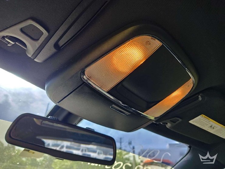 2015-dodge-charger-sedan-image-33