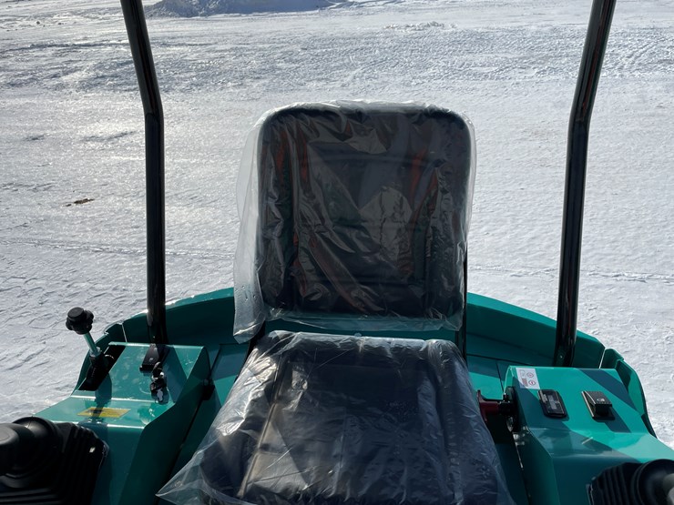 #5352-•-h15r-mini-excavator-image-10