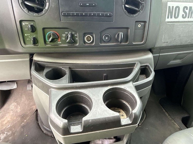 2012-ford-e350-image-18