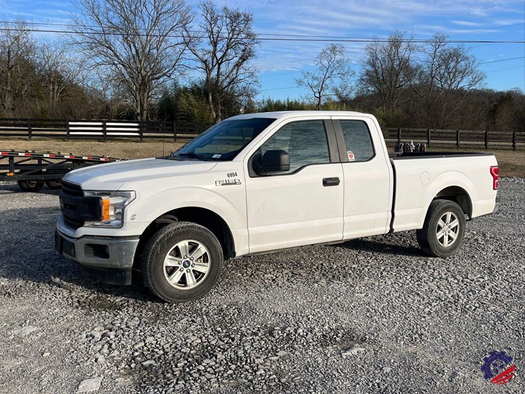 2019-ford-f150-xl-image-1