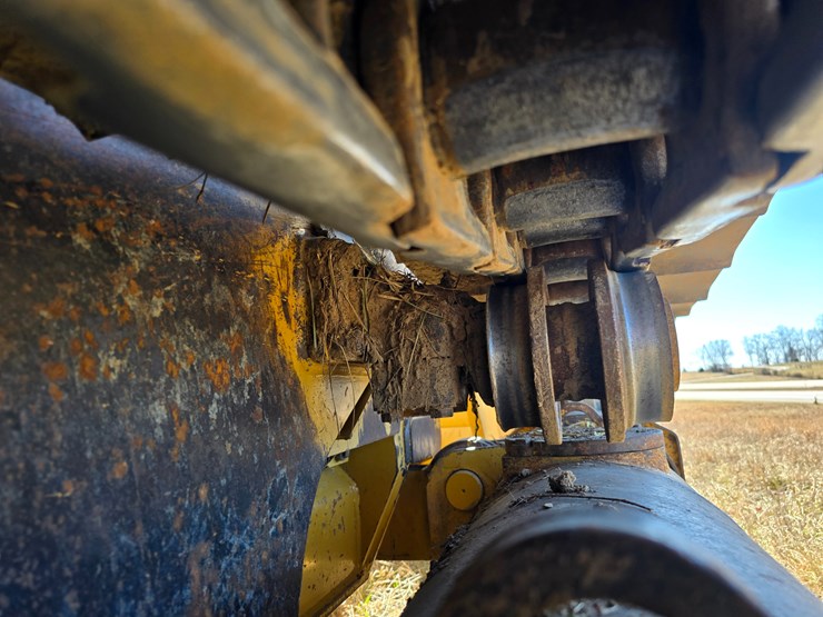 2015-caterpillar-953d-image-68