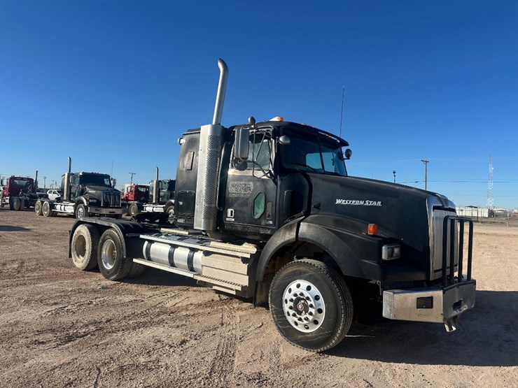 2015-western-star-4900-image-2
