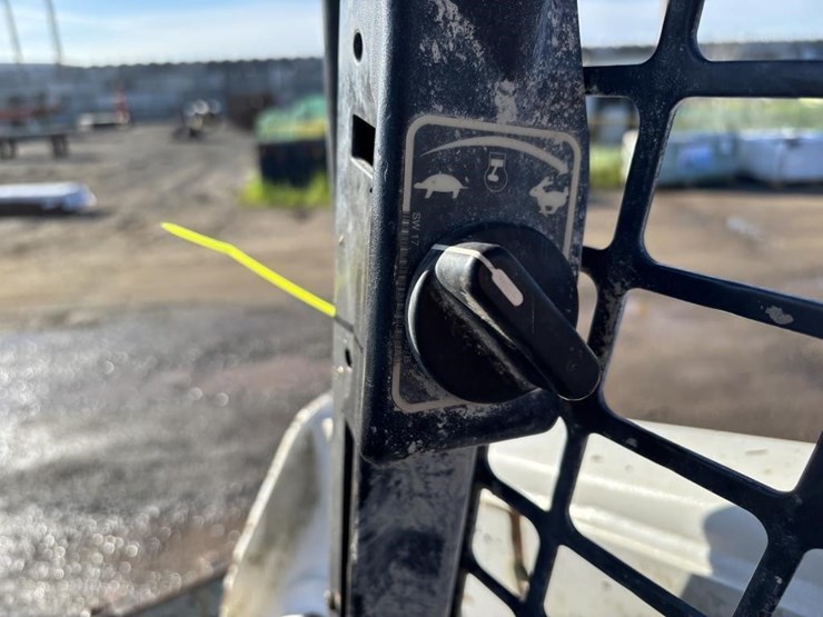 2019-bobcat-t770-image-18