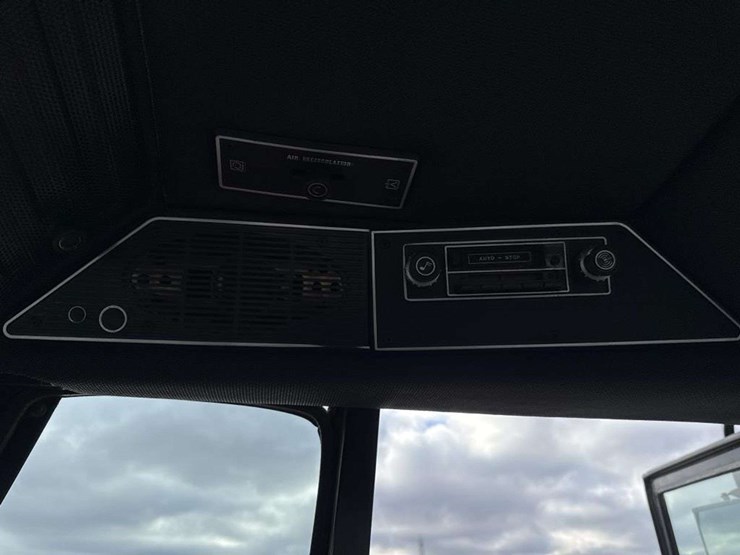 1983-international-5488-image-25