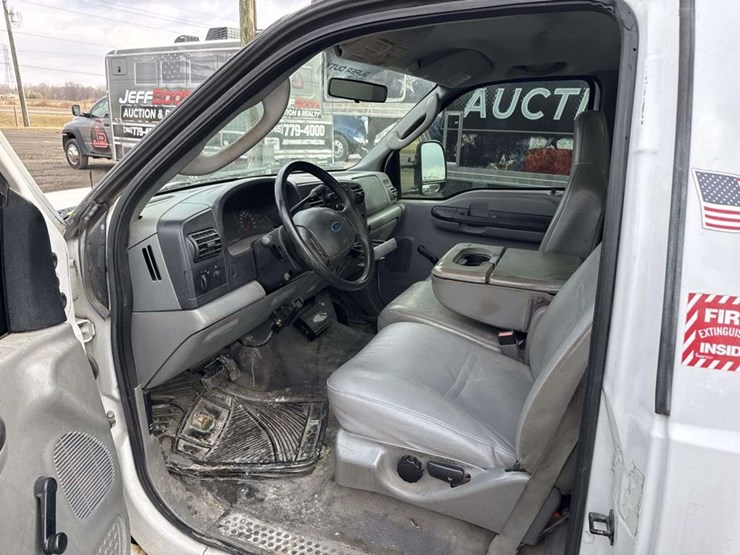 2005-ford-f350-xl-image-12