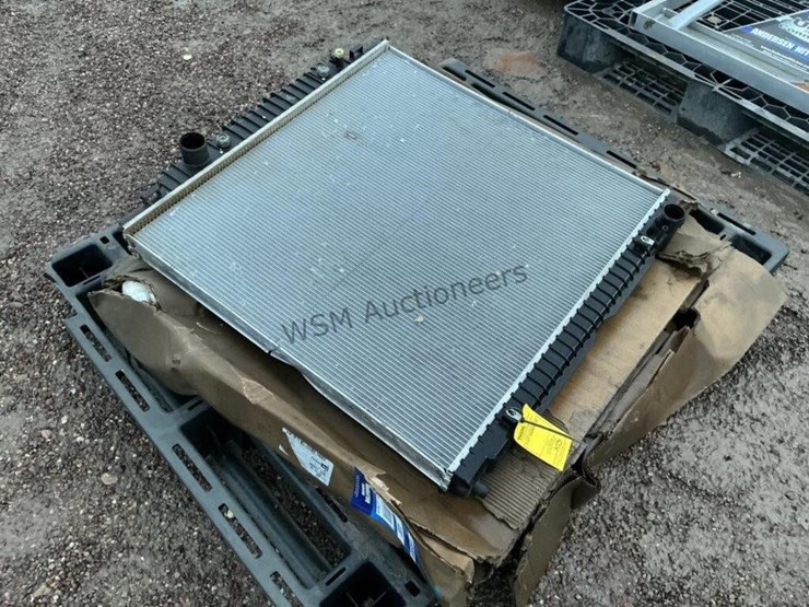 ford-diesel-murray-radiator,-image-2