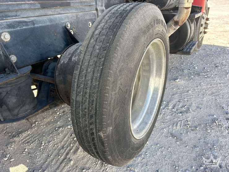 1995-ford-lt9000-image-46