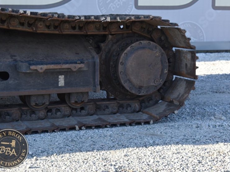 2020-caterpillar-320-image-25