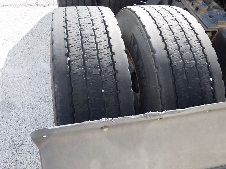 2020-freightliner-cascadia-125-image-9