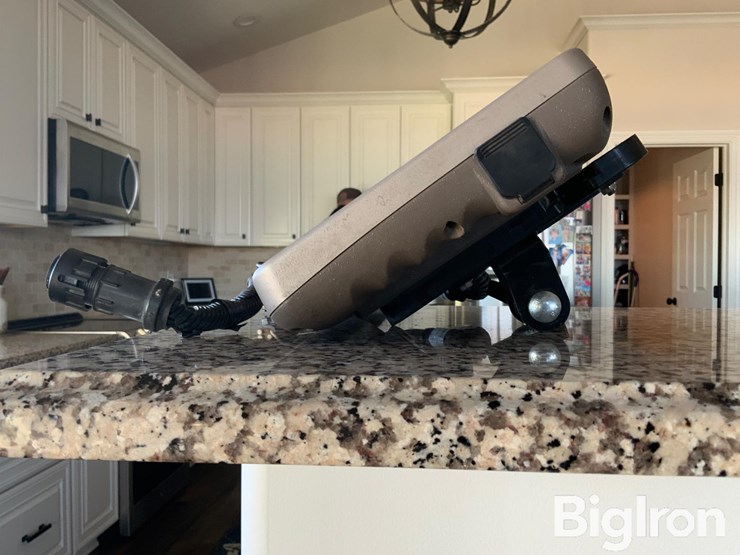 2019-john-deere-2630-image-8