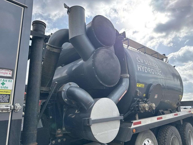 2016-caterpillar-ct660-image-16