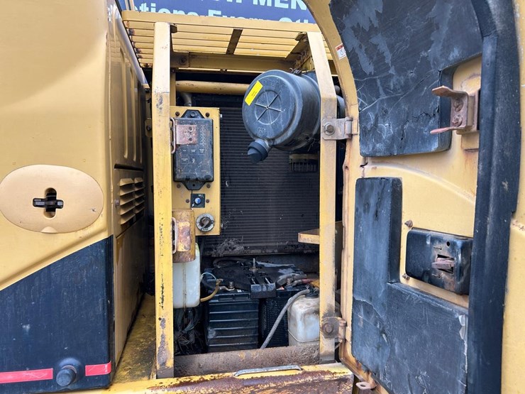 caterpillar-311c-image-18