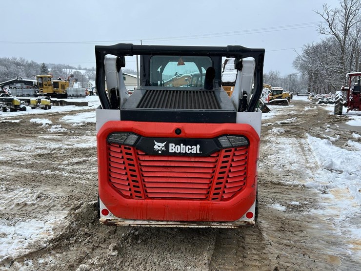 2020-bobcat-t64-image-3
