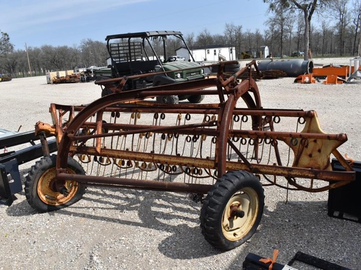 new-holland-258-image-4