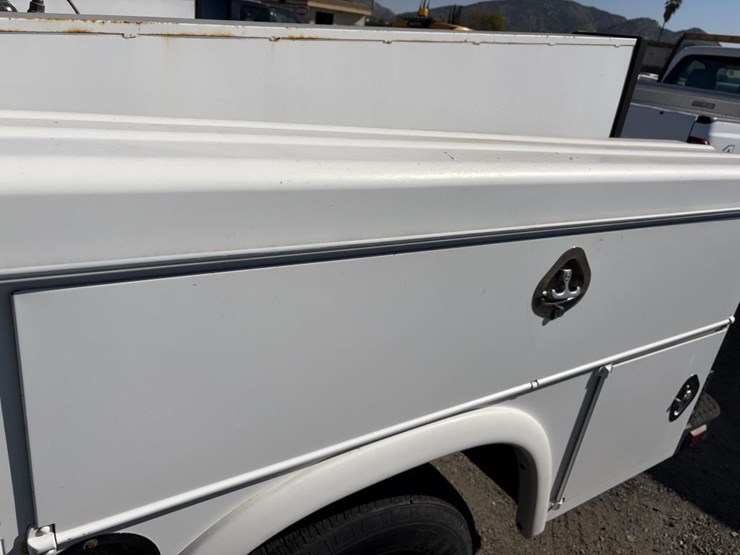 2011-chevrolet-2500-image-19