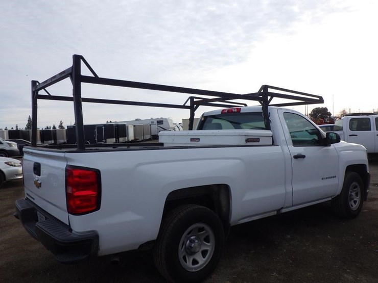 2018-chevrolet-1500-image-3