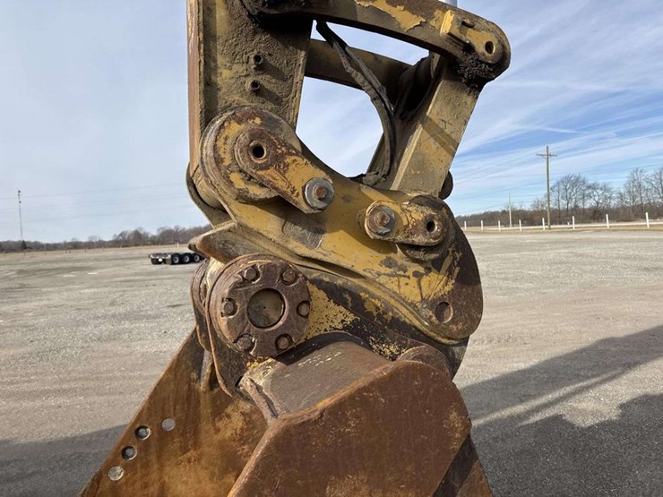 caterpillar-345d-image-14