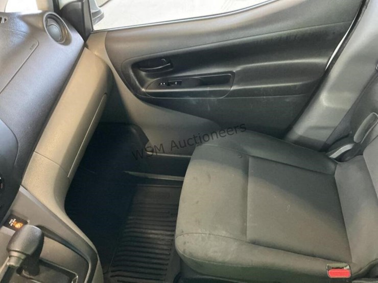 2017-nissan-nv200-image-20